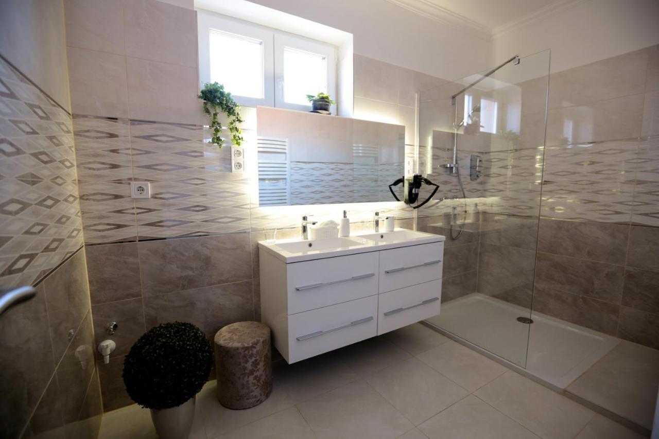 Marko Vendeghaz Appartement